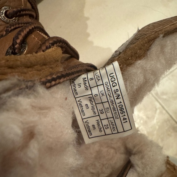 UGG ADIRONDACK III - Picture 3 of 4